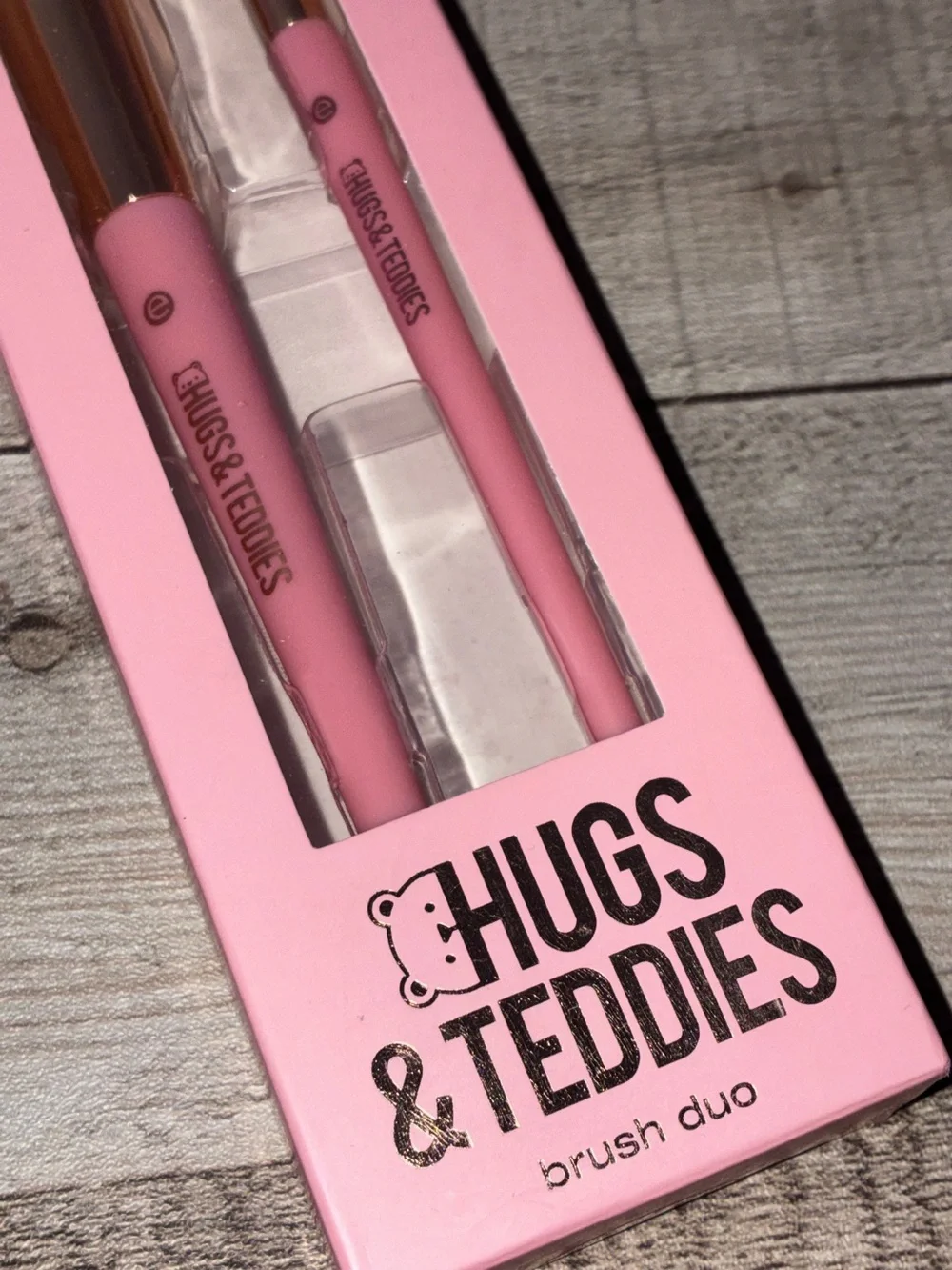 Essence Hugs & Teddies Eye & Face Makeup Brush Set